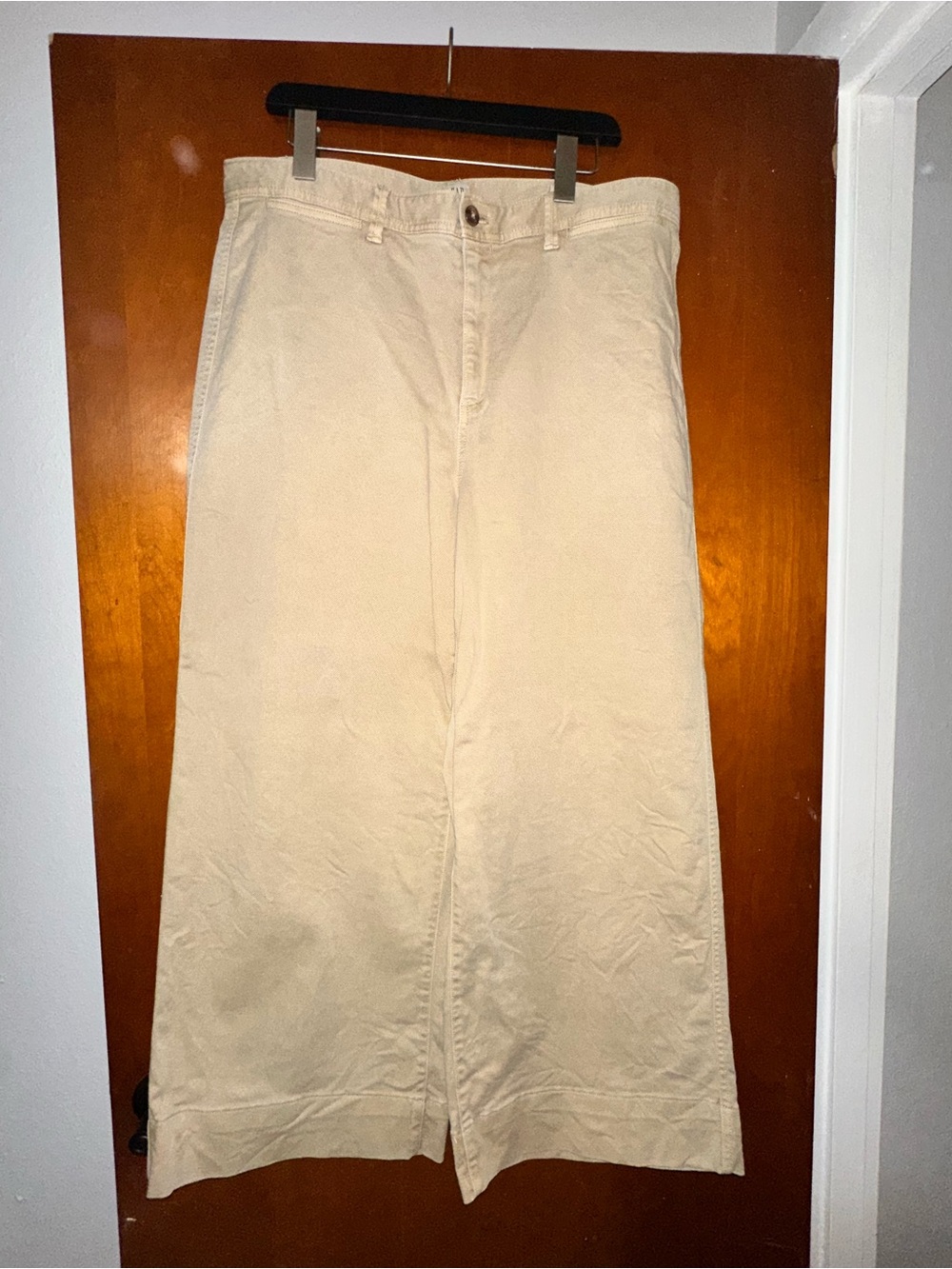 GAP Women’s High Rise Wide-Leg Crop Jeans